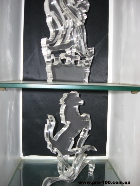 Лазерная резка пластика 